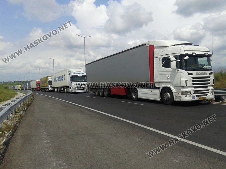 Затягане на вътрешната организация на турската и българската митница заради опашките