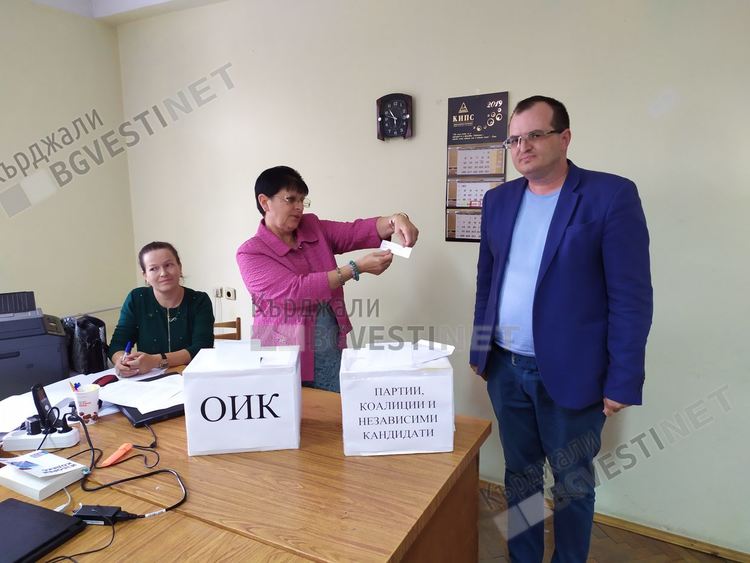 Общинската избирателна комисия в Кърджали определи чрез жребий поредността на участниците в публичните дебати в БНР