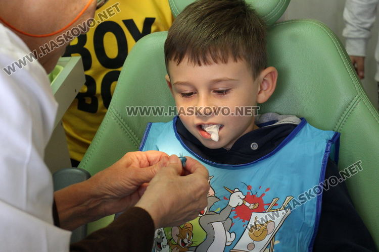 Да защитим зъбките на малчуганите безплатно със силанти в Димитровград