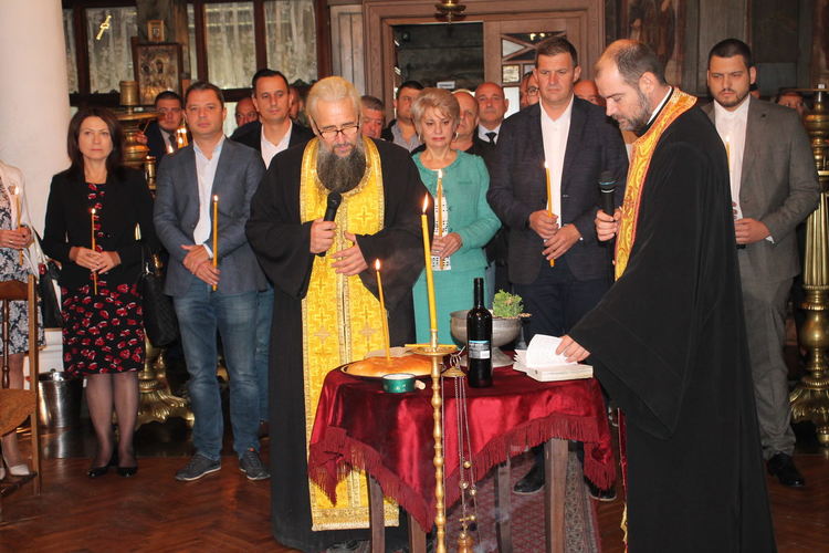 ГЕРБ Хасково откри по традиция предизборната си кампания с водосвет за здраве и благоденствие