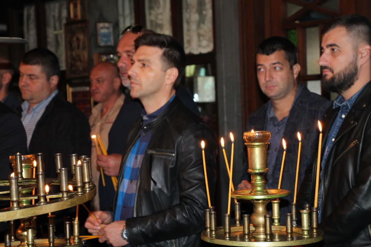 ГЕРБ Хасково откри по традиция предизборната си кампания с водосвет за здраве и благоденствие