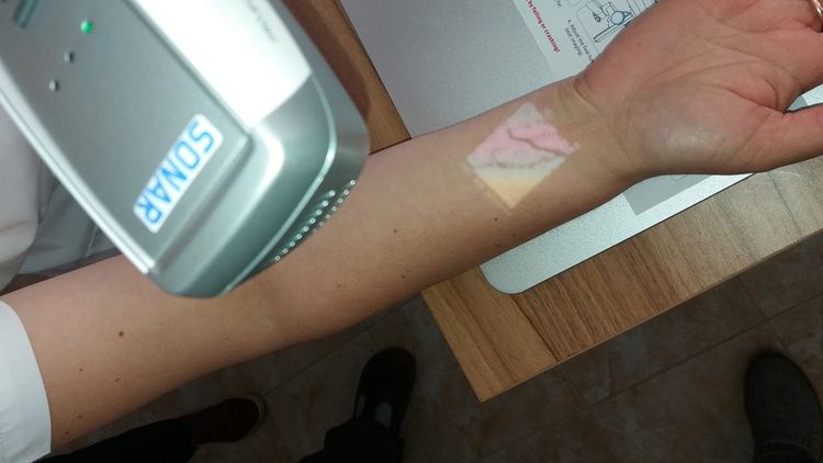 Дариха ценен апарат за намиране на вени за детското отделение в болницата в Смолян