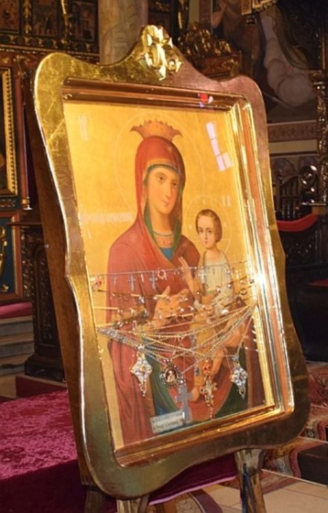 Харманли посреща двете чудотворни икони от Ананиев