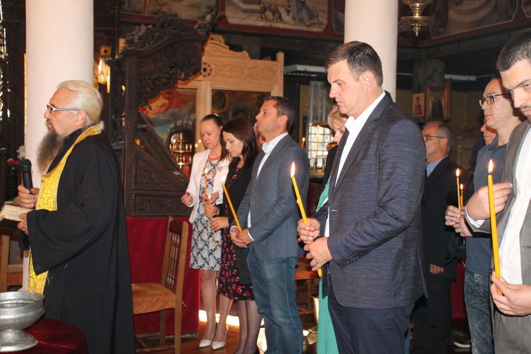 ГЕРБ Хасково откри по традиция предизборната си кампания с водосвет за здраве и благоденствие