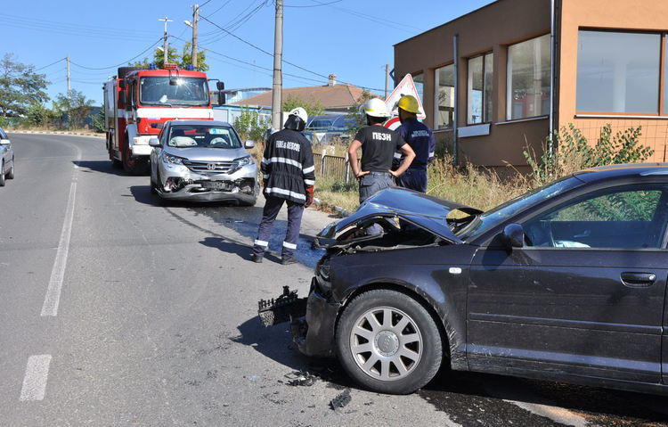 Челен сблъсък на входа на Конуш между варненска Хонда и Хасковско Ауди