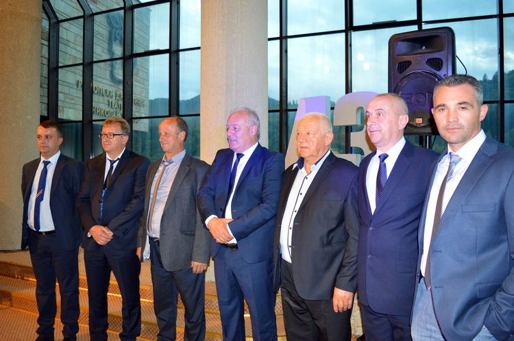 ГЕРБ откри кампанията в Смолян с посланието: "Работа, Работа, Работа! Построеното говори в наша полза, успяхме да преобразим града!"