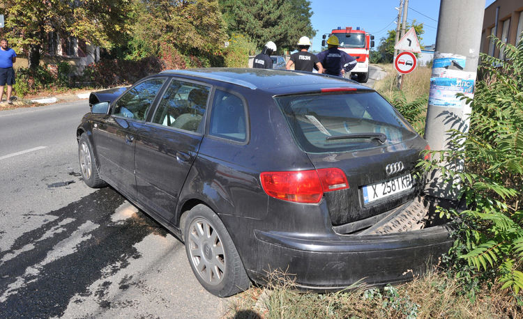 Челен сблъсък на входа на Конуш между варненска Хонда и Хасковско Ауди