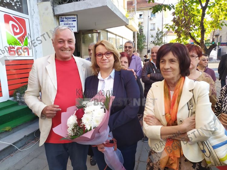 Пред Червеното и с чаша червено вино социалистите откриха предизборната си кампания