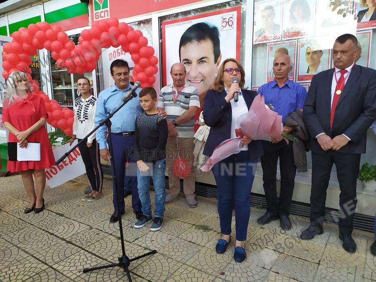Пред Червеното и с чаша червено вино социалистите откриха предизборната си кампания