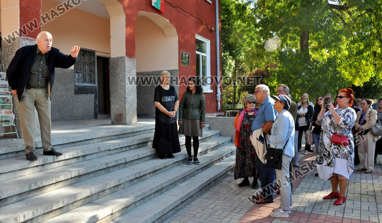 156 автори в третото издание на "Есенни щурци", посветено на Иван Николов