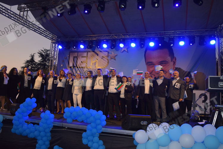 Никола Чанев събра стотици привърженици на митинг с призив: „Време е за промяна!”