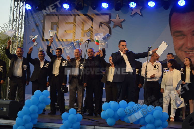 Никола Чанев събра стотици привърженици на митинг с призив: „Време е за промяна!”