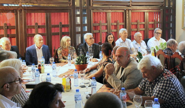 БСП стартира своята кампания в очакване на оспорвана надпревара