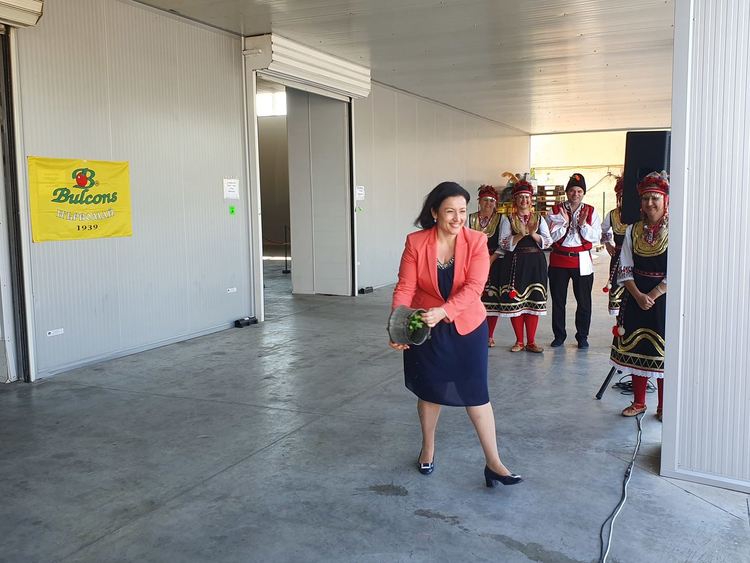 Министър Танева откри нова поточна линия за 80-годишнината на „Булконс Първомай“