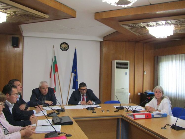 Чак от септември догодина разрешават отглеждането на домашни прасета в Смолянско