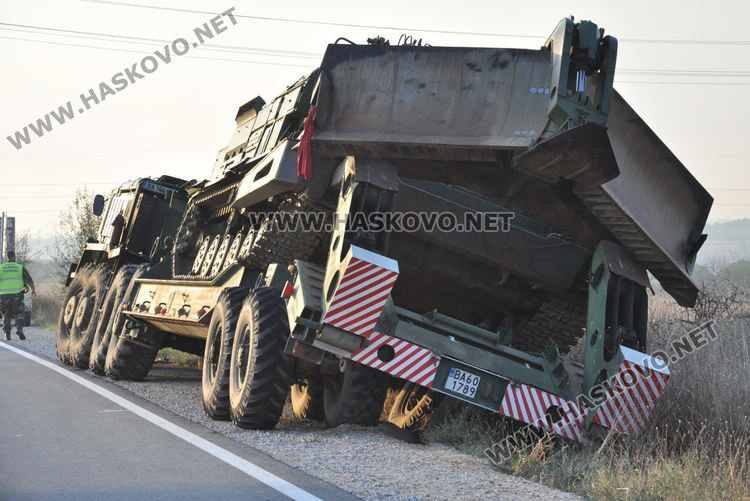 Военна машина пропадна в банкета край "Ходжова чешма"