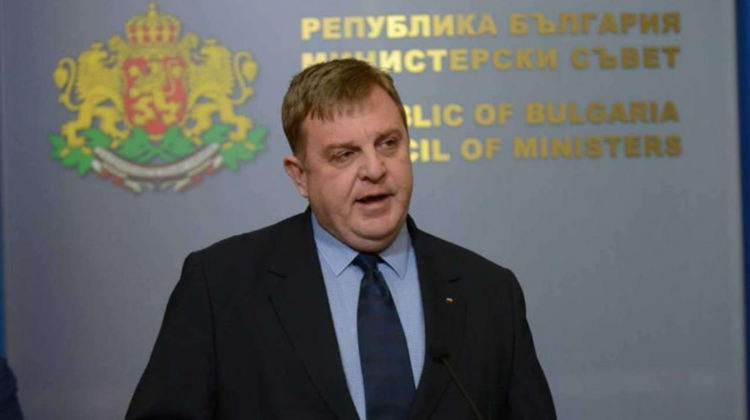 Каракачанов: Македонските политици на маса са добри българи, но иначе увъртат