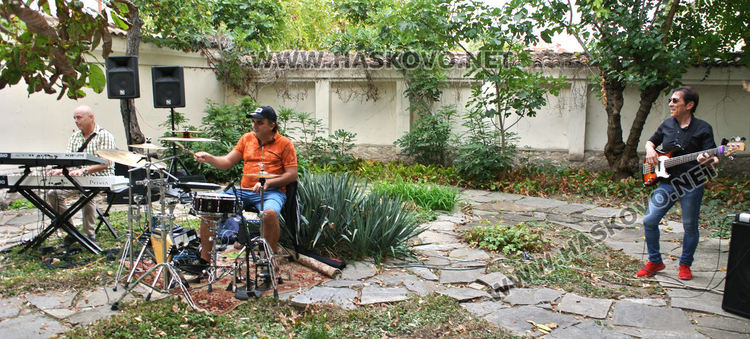Музикантите от Хасково се събраха с почит към колегите си