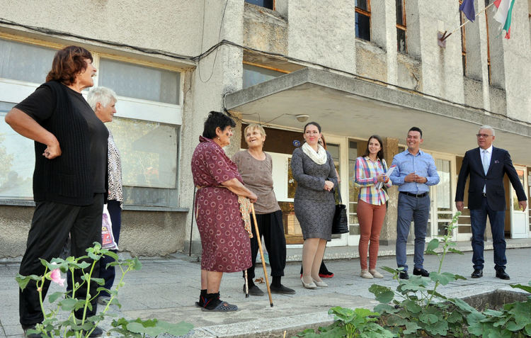 Драгомир Андонов и екипът му дискутираха проблемите на "Болярово" с хора от квартала