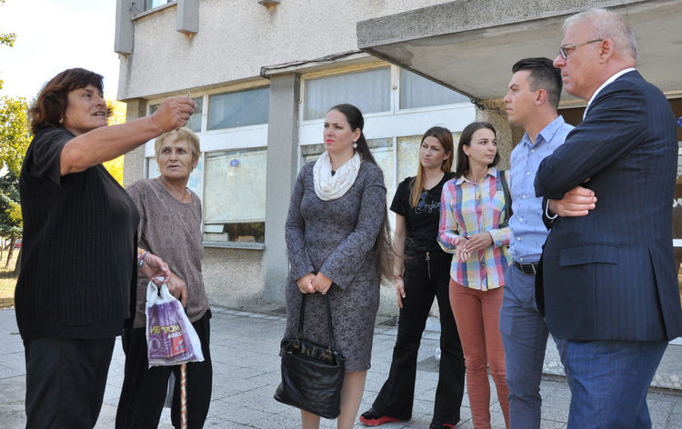 Драгомир Андонов и екипът му дискутираха проблемите на "Болярово" с хора от квартала