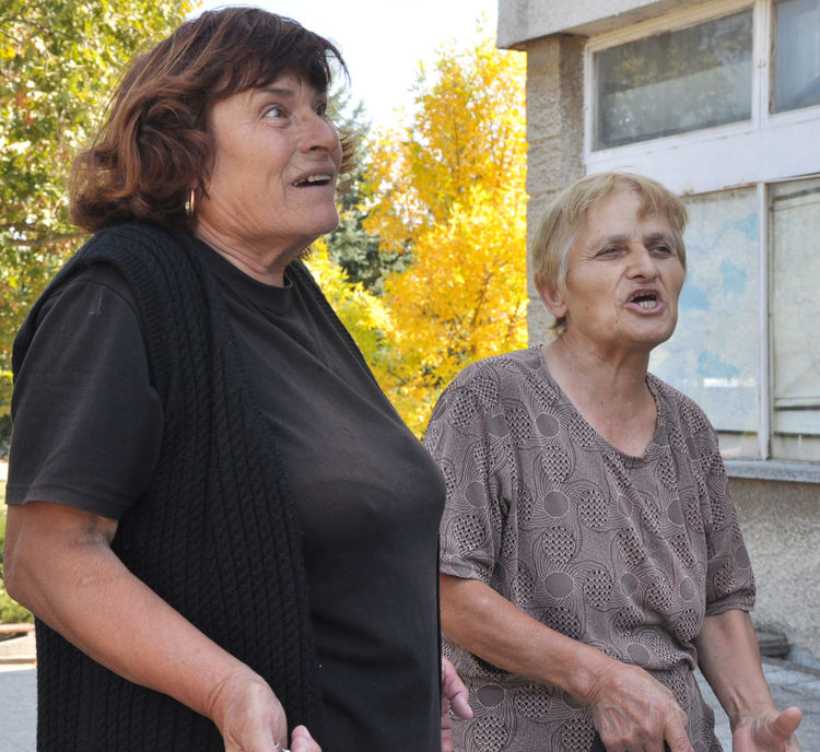 Драгомир Андонов и екипът му дискутираха проблемите на "Болярово" с хора от квартала