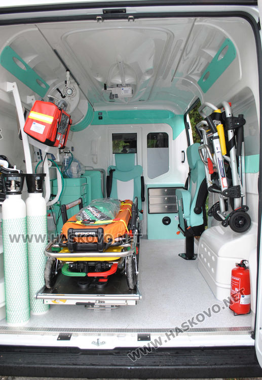 Нова високопроходима линейка пристигна в Хасково