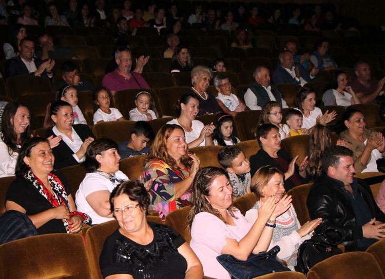 Театърът в Кърджали представи премиерно концерт-спектакъла „Посоки“