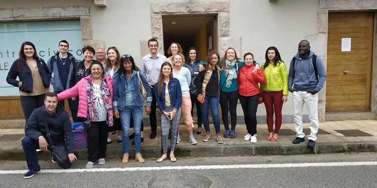 „Детски и младежки център“ успешно реализира поредния си партньорски проект „Мечтай смело“