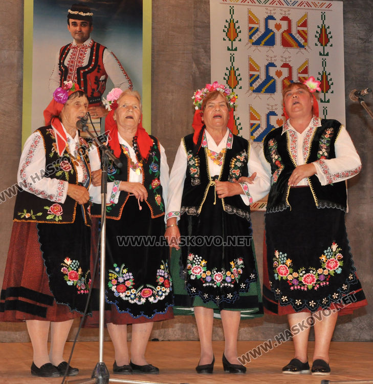 Фолклористи от 4 до 90 години във втория фестивал "С песните на Тодор Кожухаров"