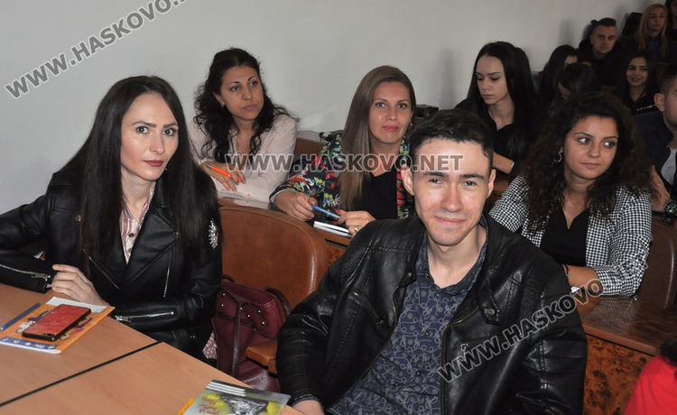 Рекорден брой първокурсници в УНСС в Хасково