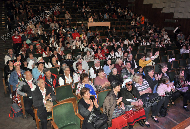 Фолклористи от 4 до 90 години във втория фестивал "С песните на Тодор Кожухаров"