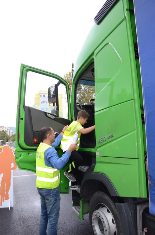 Ученици от СУ „П.Р.Славейков“ участваха в глобалното обучение „Виждам те. Виждаш ме.“
