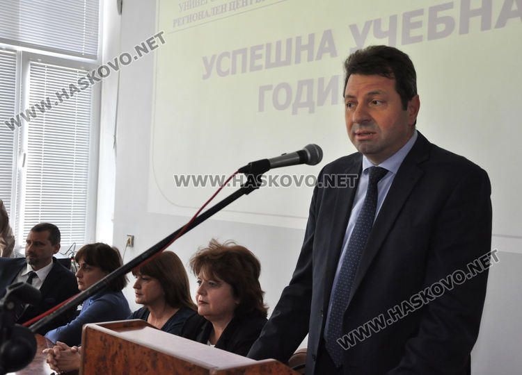 Рекорден брой първокурсници в УНСС в Хасково