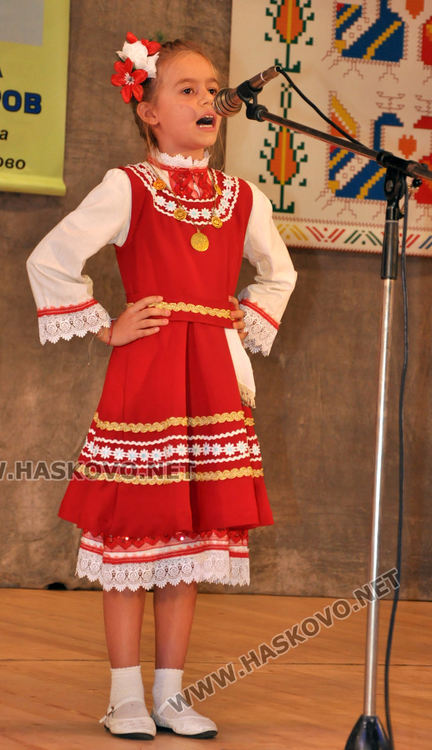 Фолклористи от 4 до 90 години във втория фестивал "С песните на Тодор Кожухаров"