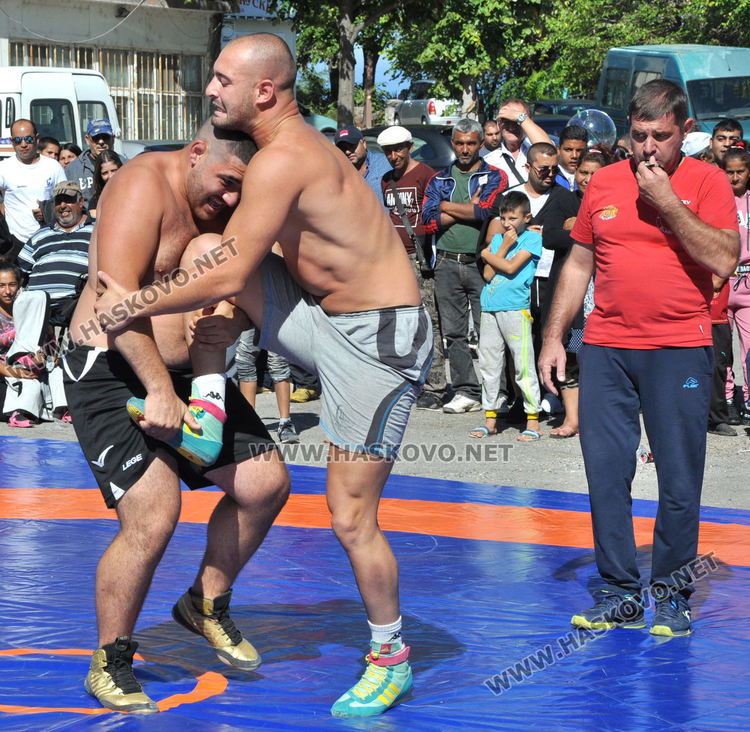Георги Ванчев със златен пояс от борбите в Симеоновград, Георги Димитров с теле