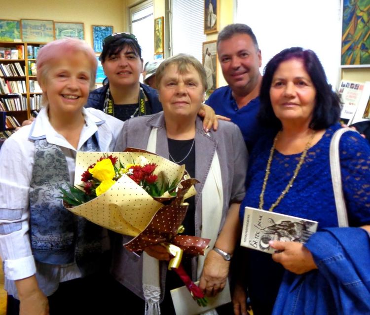 Хасковската поетеса Стойка Мариновска представи новата си книга „Пак сме заедно”