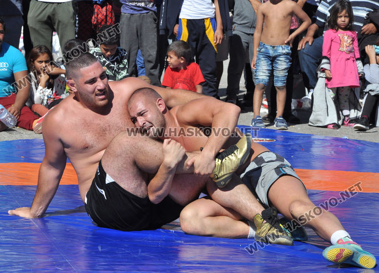 Георги Ванчев със златен пояс от борбите в Симеоновград, Георги Димитров с теле