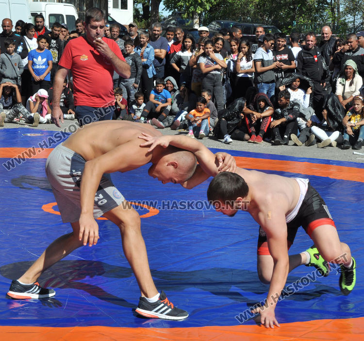 Георги Ванчев със златен пояс от борбите в Симеоновград, Георги Димитров с теле