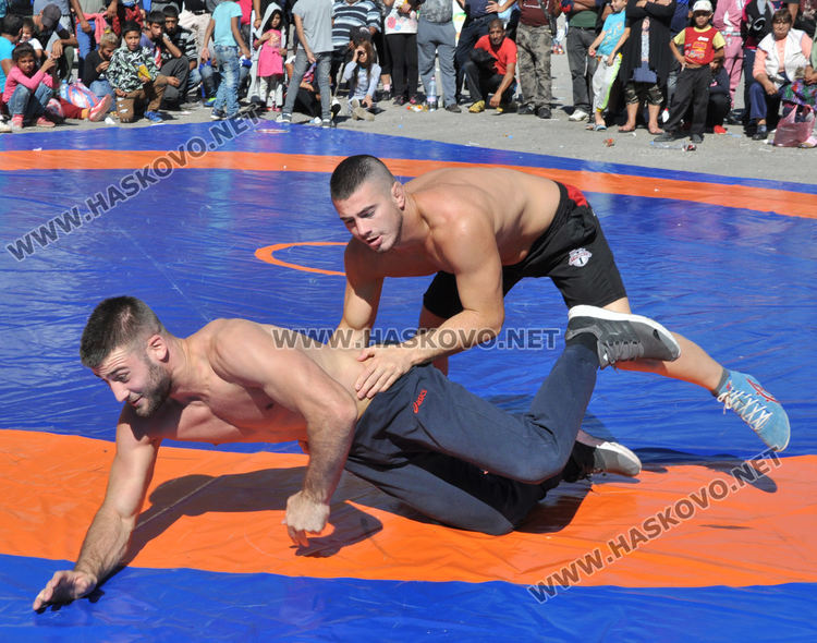 Георги Ванчев със златен пояс от борбите в Симеоновград, Георги Димитров с теле