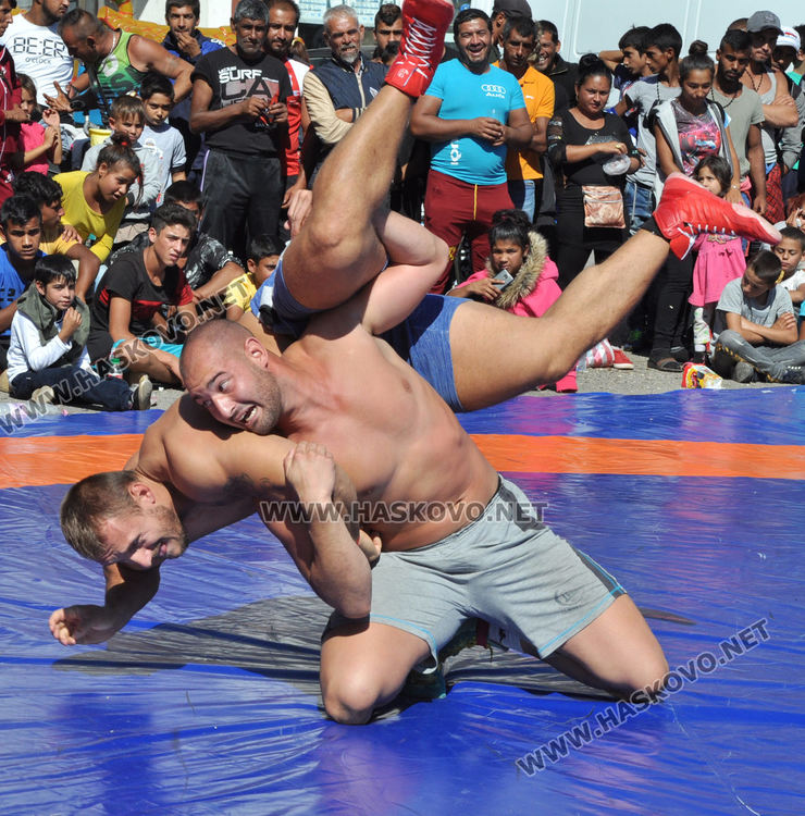 Георги Ванчев със златен пояс от борбите в Симеоновград, Георги Димитров с теле