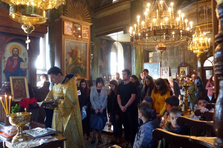 С дарове за децата стартира новата учебна година в Неделното училище в Смолян