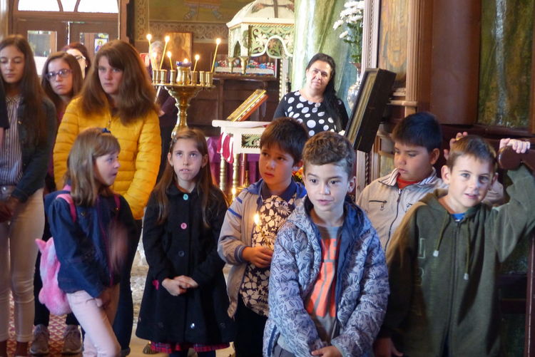 С дарове за децата стартира новата учебна година в Неделното училище в Смолян