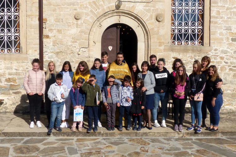 С дарове за децата стартира новата учебна година в Неделното училище в Смолян