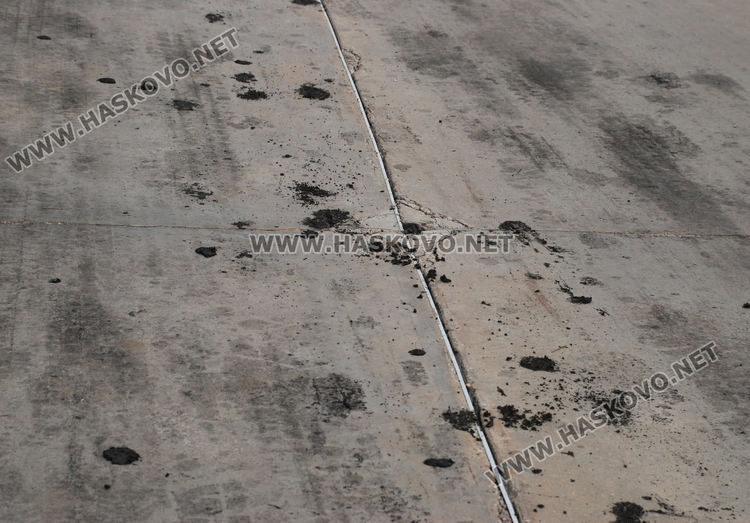 Глобяват фирма за разсипване на отпадъци от пречиствателна станция край Хасково