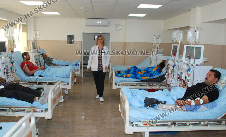 Модернизираната хемодиализа в Хасково поема по 22-ма пациенти наведнъж