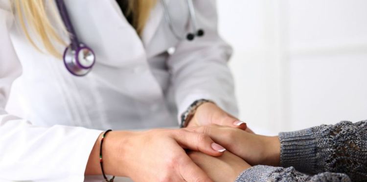 Търсят специалисти за обгрижване на възрастни хора