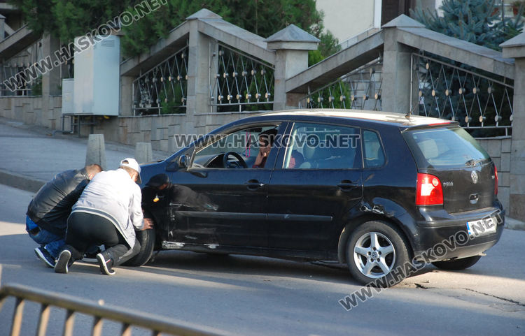 Баварец се заби в мантинела след пресечен път, дрегерът- без батерия