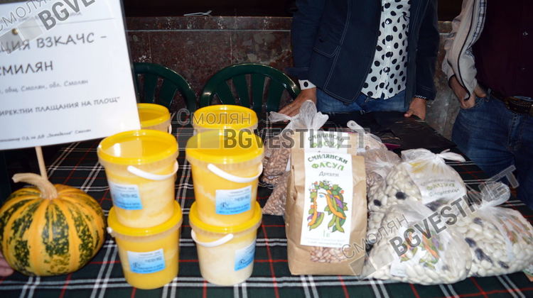 Чаши от палмови листа и торбички от нишесте показаха на фермерското изложение в Смолян, "топят" се за 21 дни