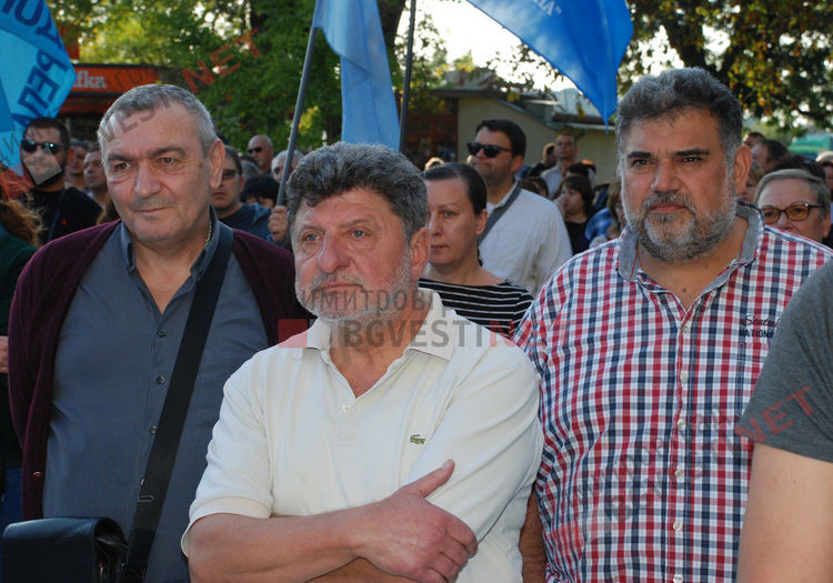 Неохимци протестират - искат 30% по-евтина газ и са готови за протест на жълтите павета - ВИДЕО