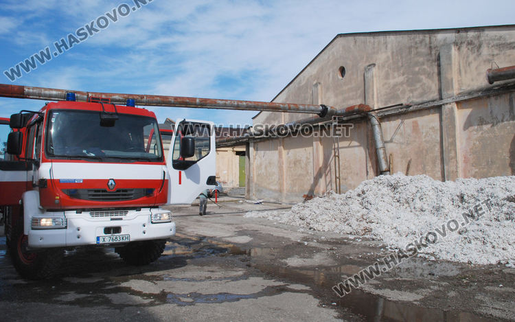 Горя цех с памук в Източната индустриална зона